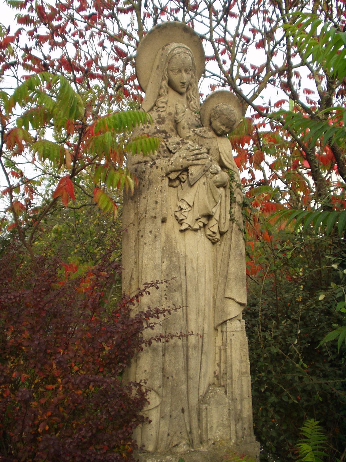 You are currently viewing Statue de la Vierge à l’Enfant