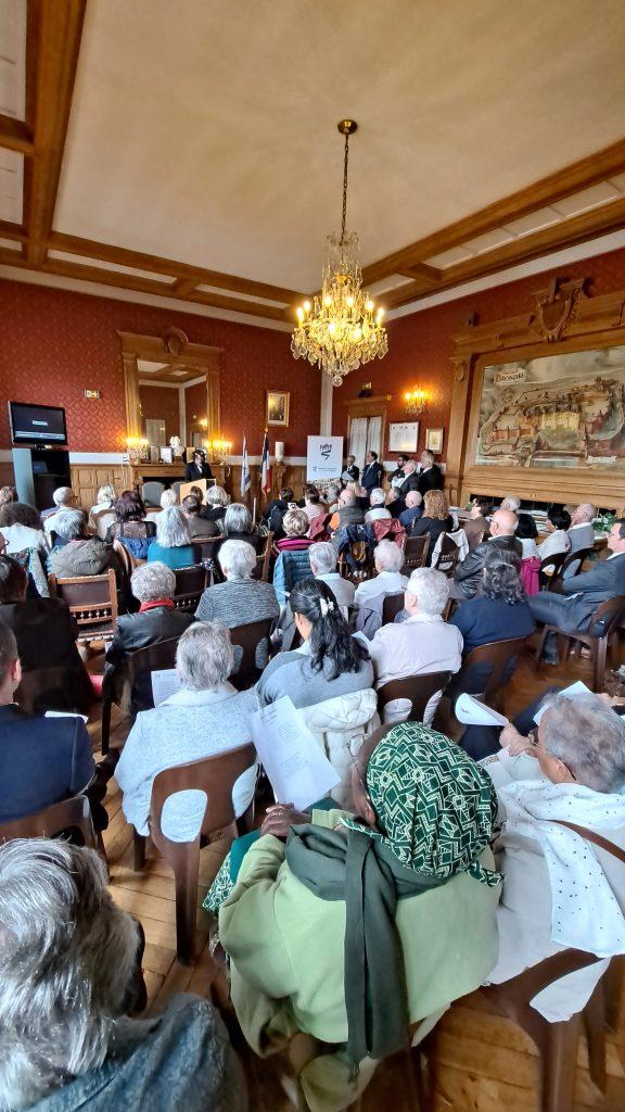 Une partie de l'assistance à la cérémonie de remise de diplôme de Justes parmi les nations