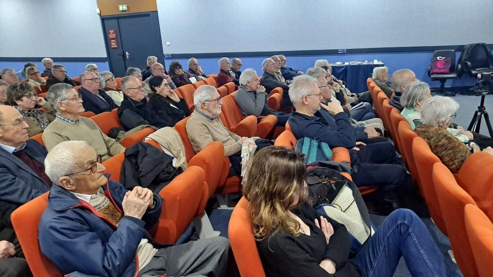 une partie du public lors de la conférence Histoire et Patrimoine du Bressuirais