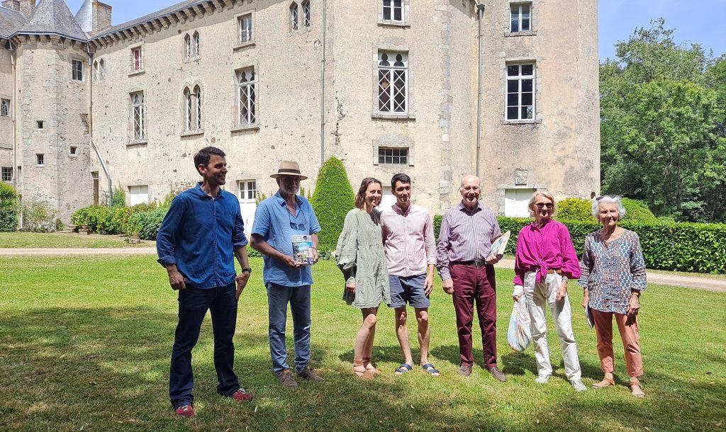 Présentation revue 94 au château de La Forêt-sur-Sèvre