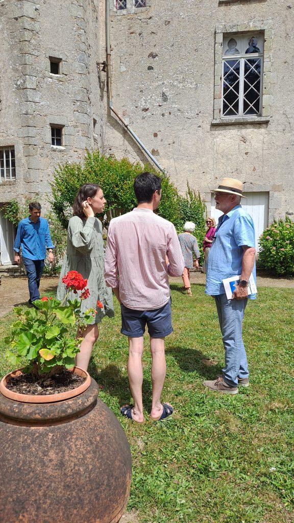 Présentation revue 94 au château de La Forêt-sur-Sèvre